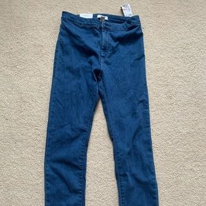 Forever 21 blue skinny jeans (new with tags)